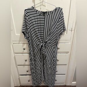 NWOT Lane Bryant 22/24 Black & White Striped Short Sleeve Knot-Front Midi Dress